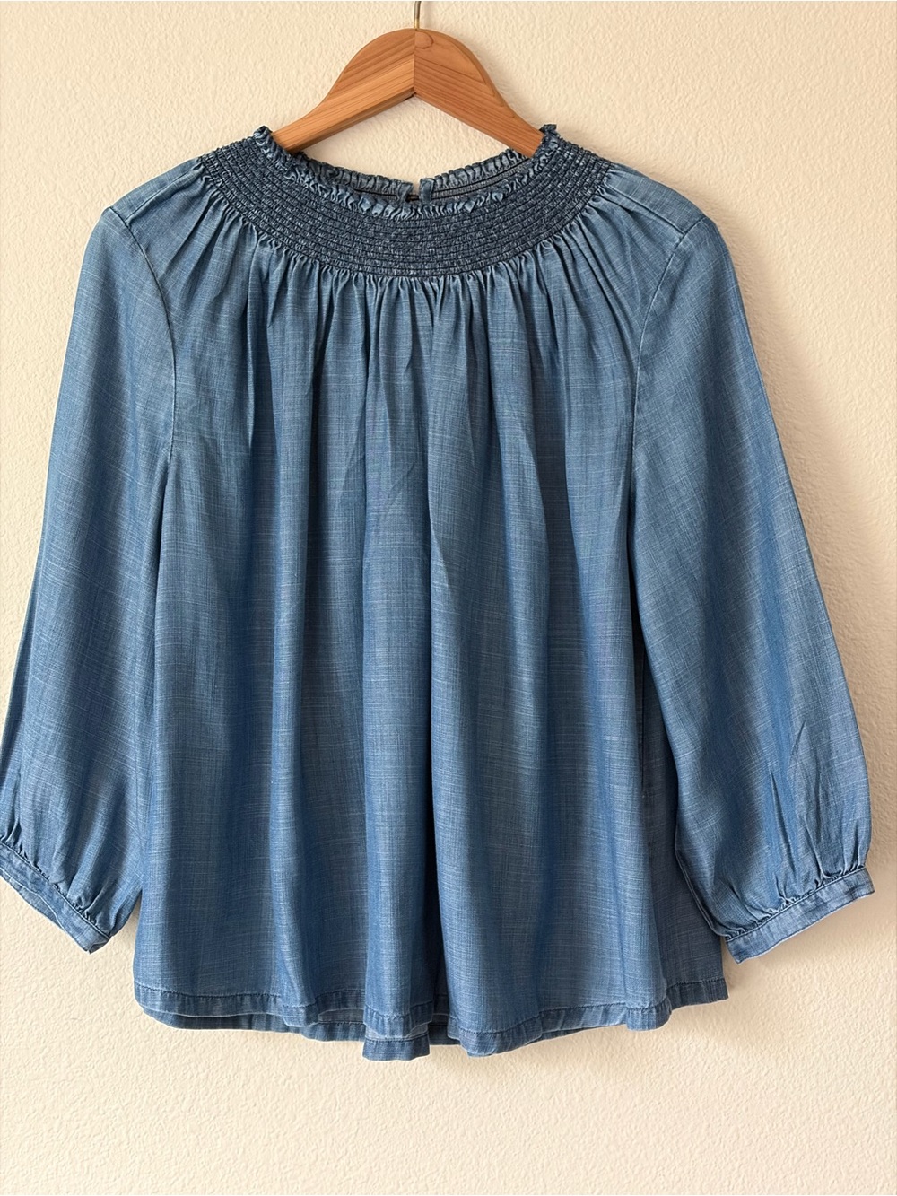 Loft Women’s Chambray Mid Blue  Wash Smocked 3/4 Sleeve Top Size Medium